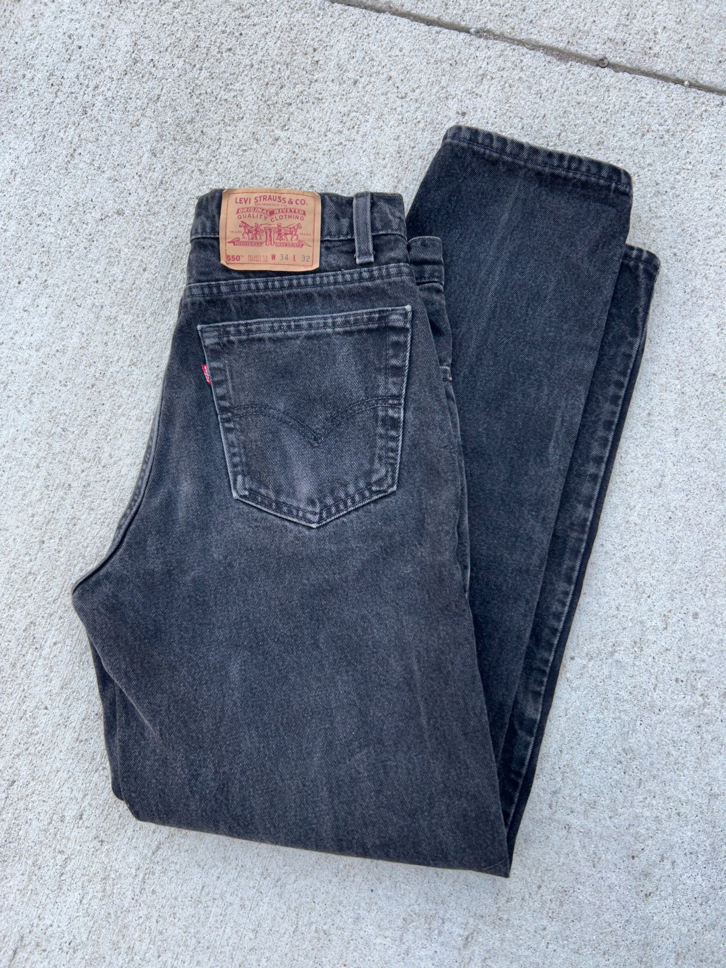 Vintage 90s LEVI 550 Black Relaxed Fit Tapered Jeans Made in USA Size 34x32