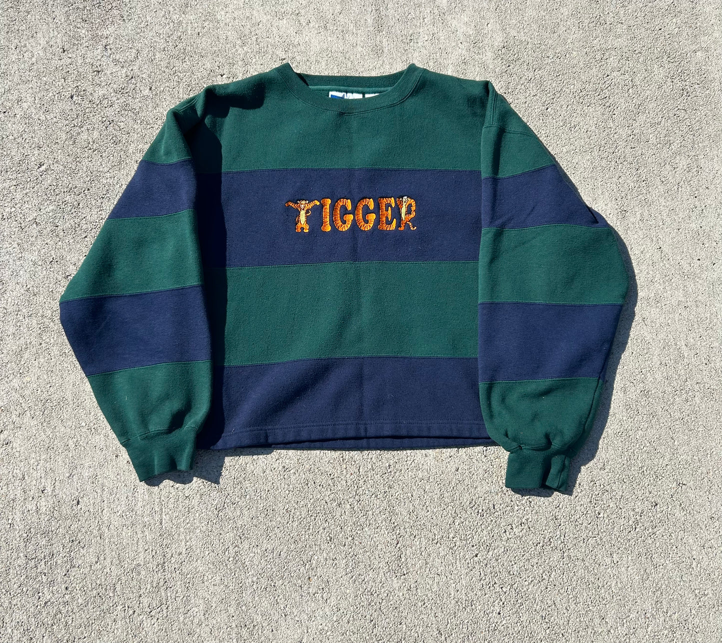 Vintage Disney TIGGER Winnie the Pooh Manufactured Cropped Crewneck Sweatshirt Size L