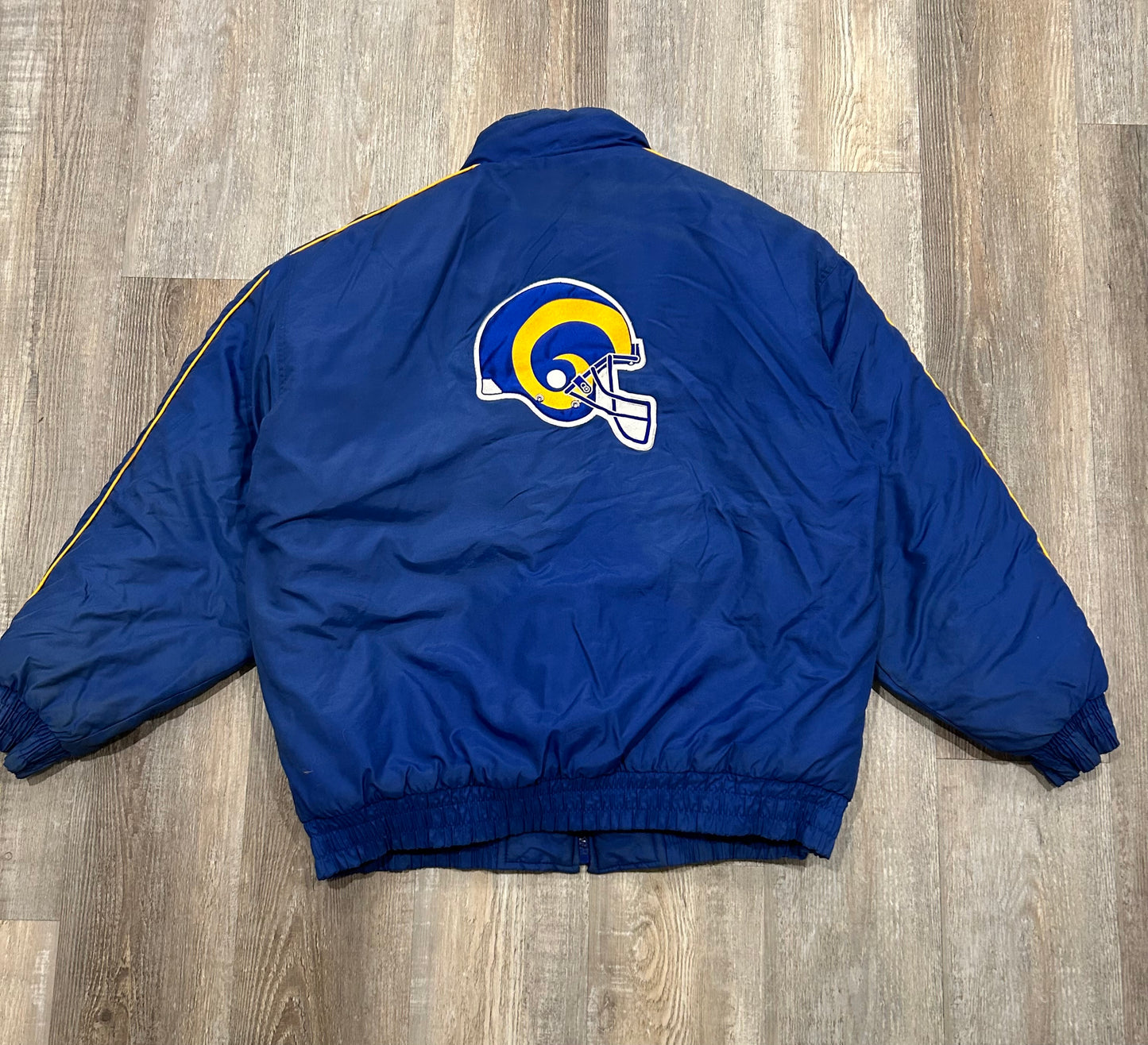 Vintage ST. LOUIS RAMS Logo Athletic Puffer Jacket Size XL