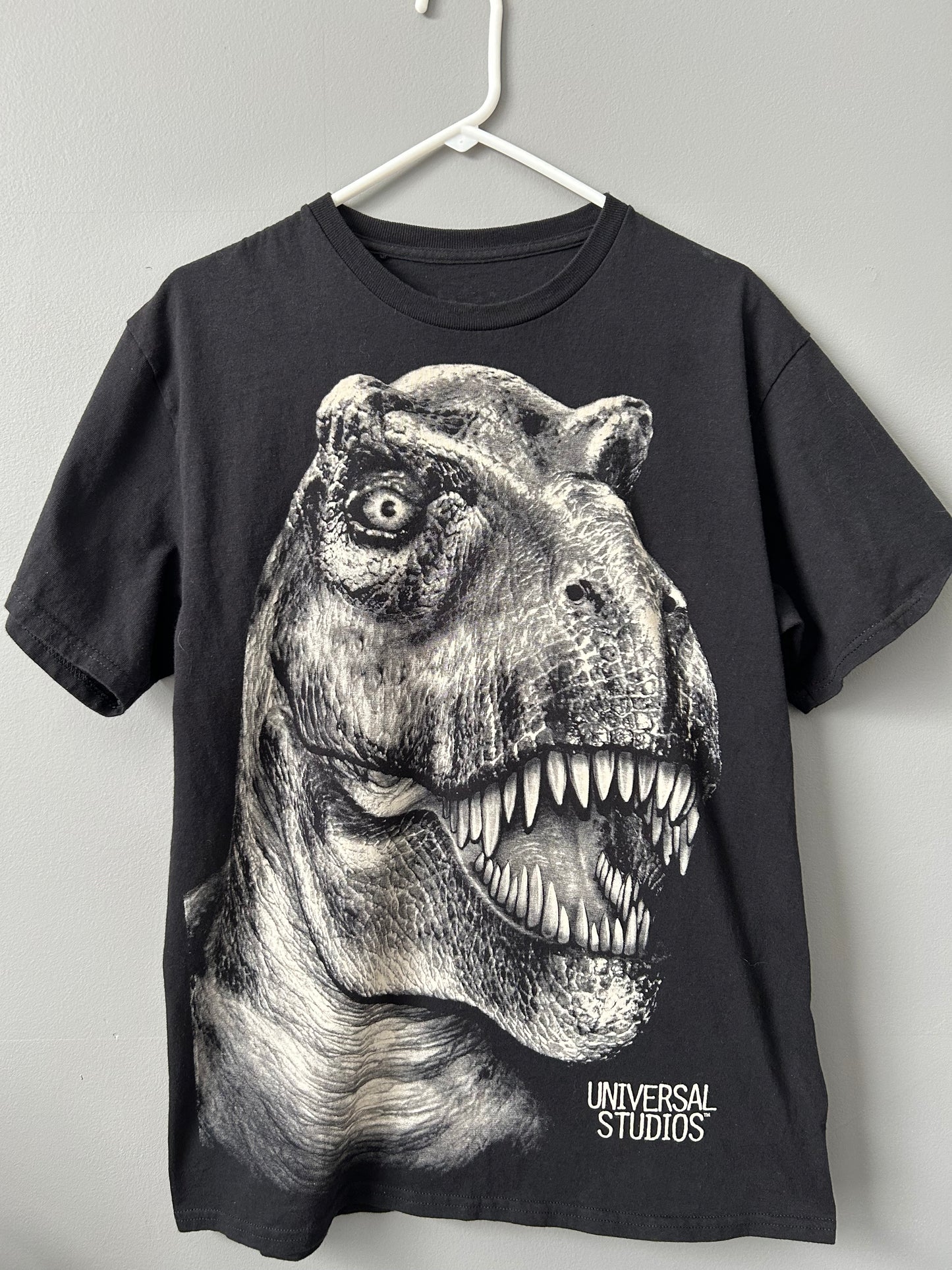 Vintage UNIVERSAL STUDIOS Jurassic Park Dinosaur Full Graphic Tee Size L