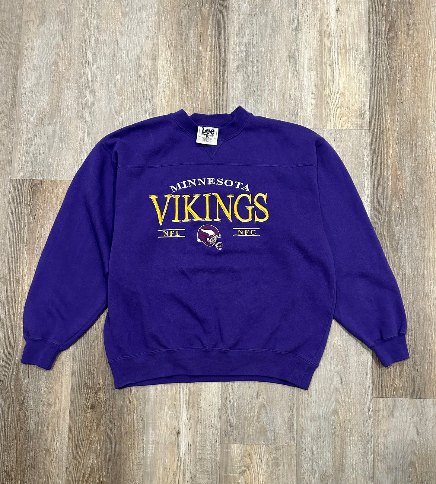 Vintage MINNESOTA VIKINGS Embroidered Crewneck Sweatshirt Size L