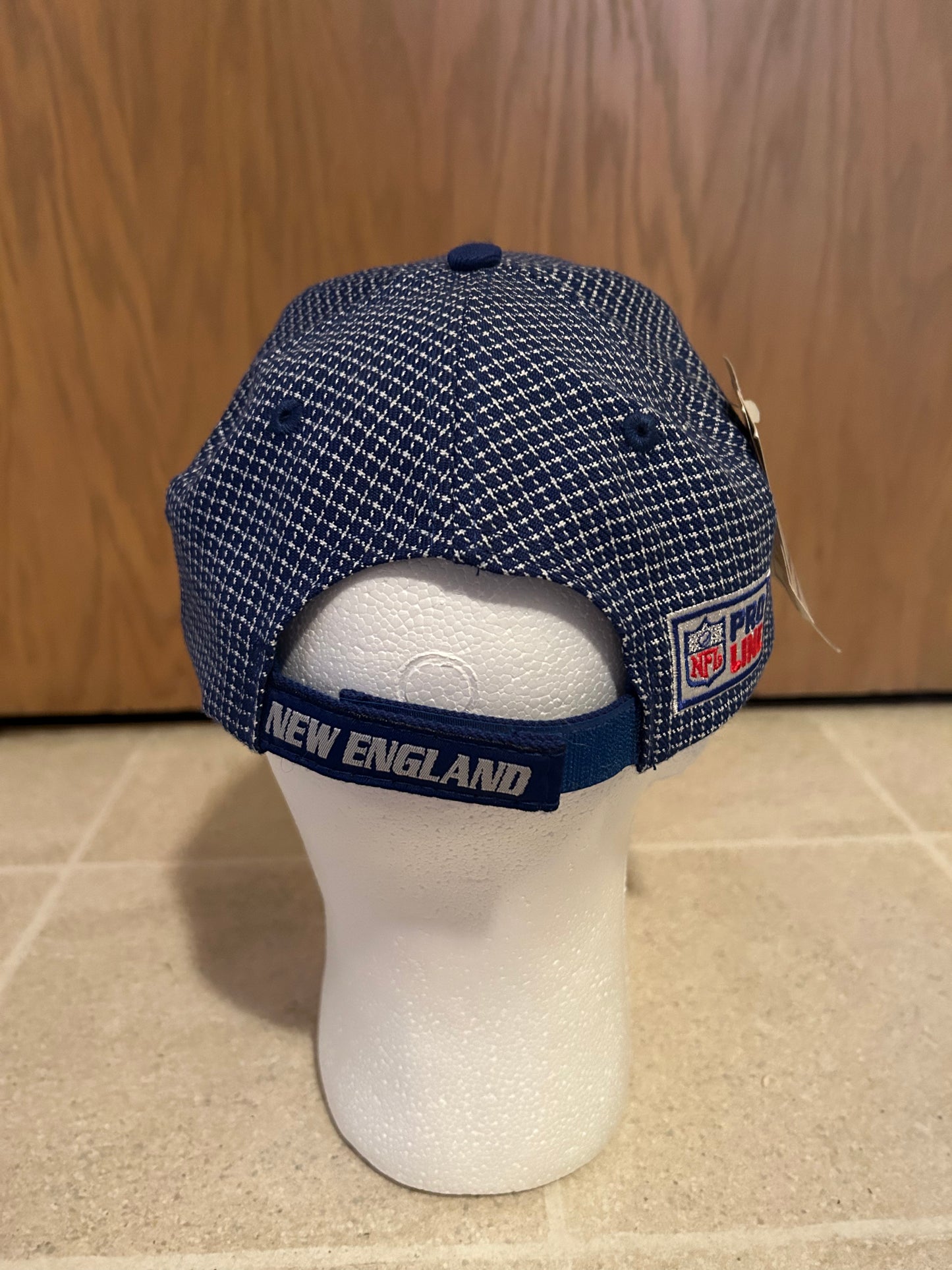 Vintage 90's NEW ENGLAND PATRIOTS Pro Line NFL Adjustable Velcro Strap Hat *WITH TAGS*