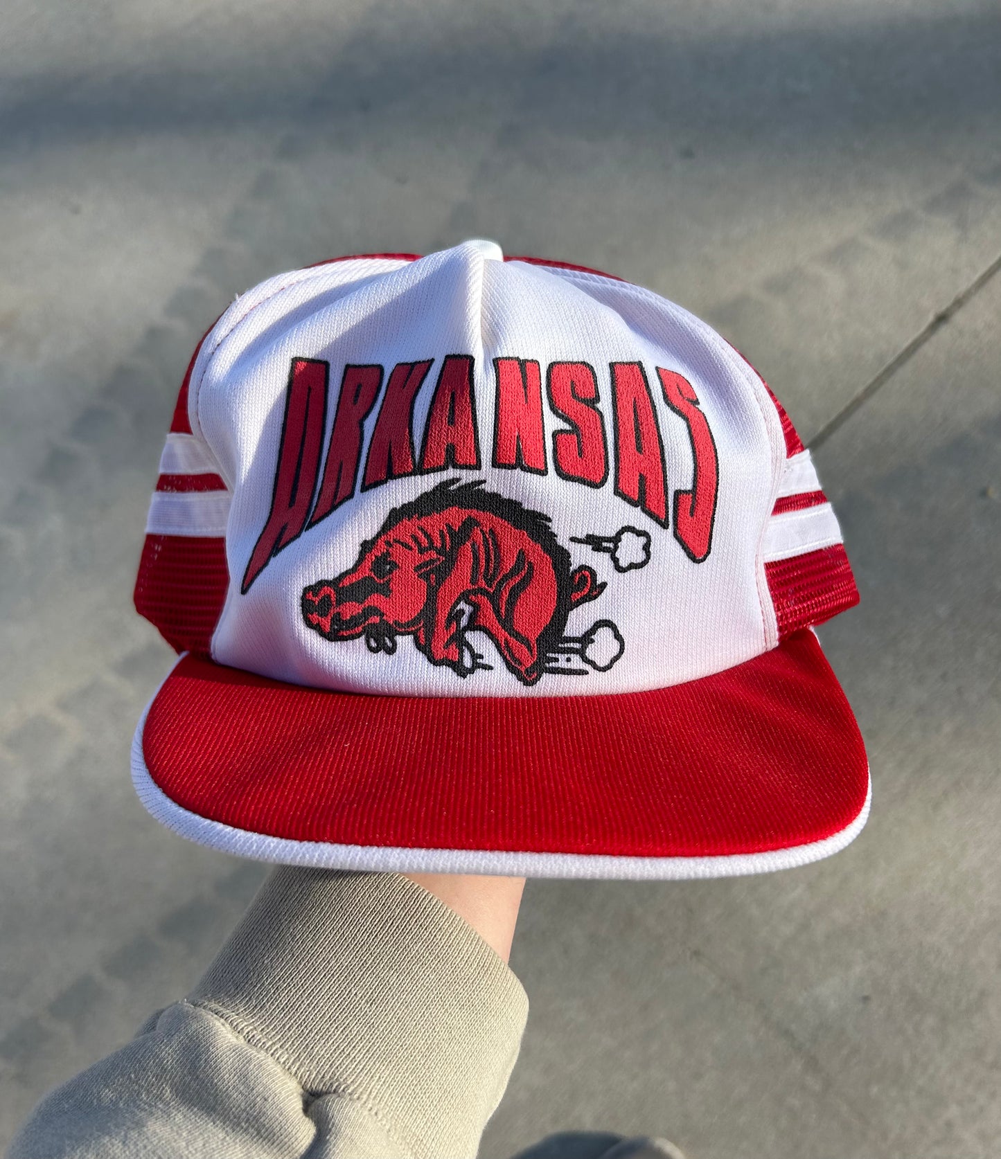 Vintage ARKANSAS RAZORBACKS Side Stripe Snapback Trucker Hat